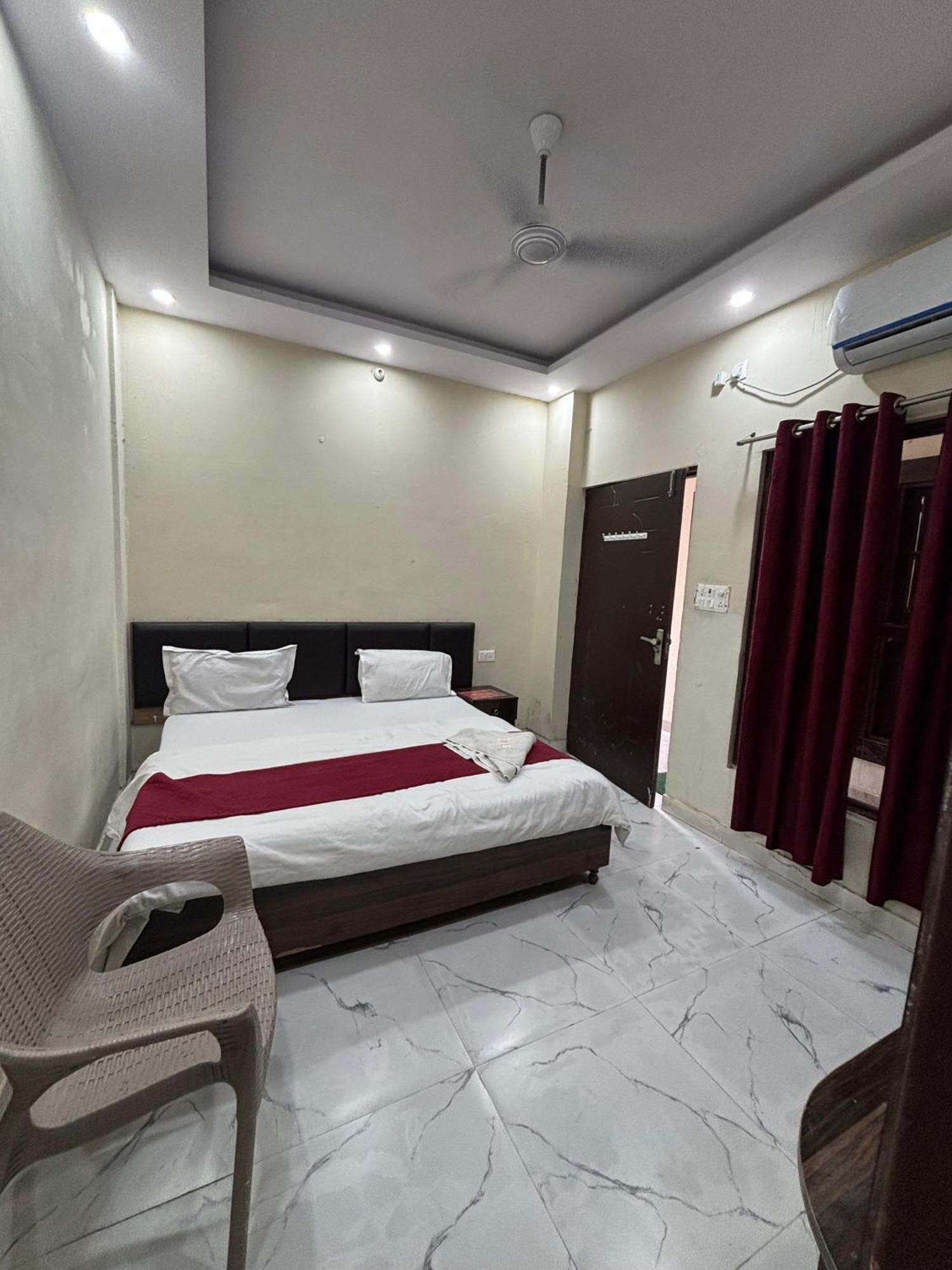 Hotel Aarti Darshan Haridwar Luaran gambar