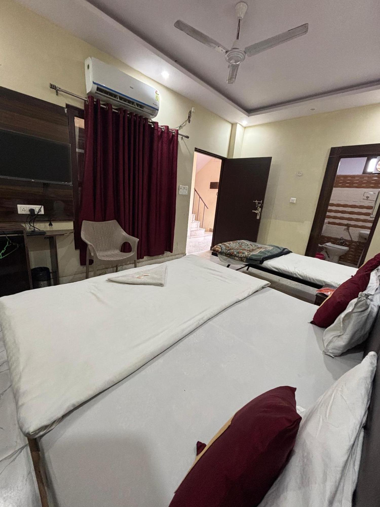 Hotel Aarti Darshan Haridwar Luaran gambar