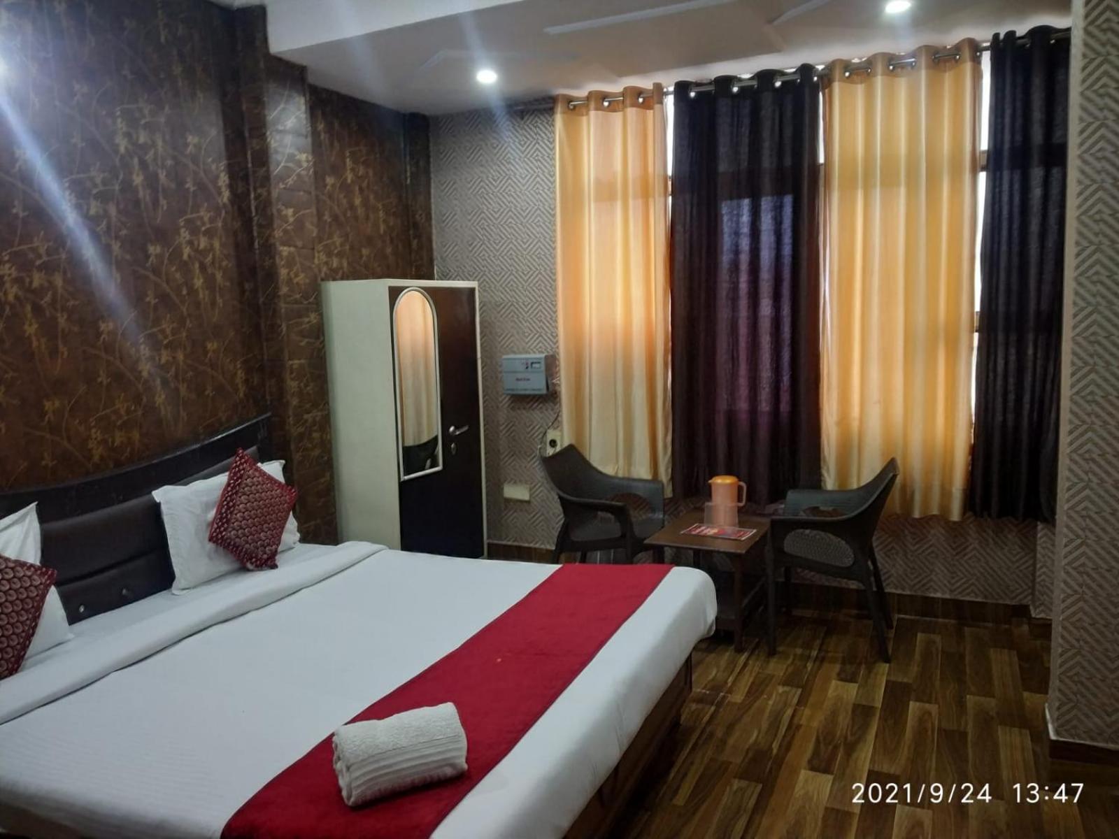 Hotel Aarti Darshan Haridwar Luaran gambar